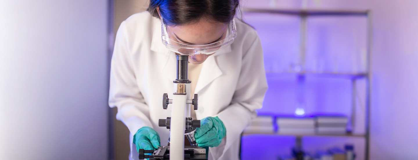 https://online.dyu.edu/app/uploads/2026/08/1440x552_DYouville_MS-Biomedical-Sciences.jpg